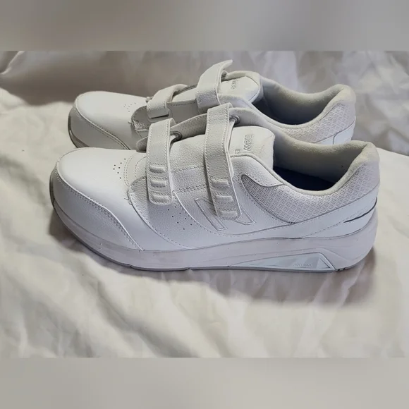 New Balance Orthodontic style shoe 938v3 size 11 - Picture 6 of 12